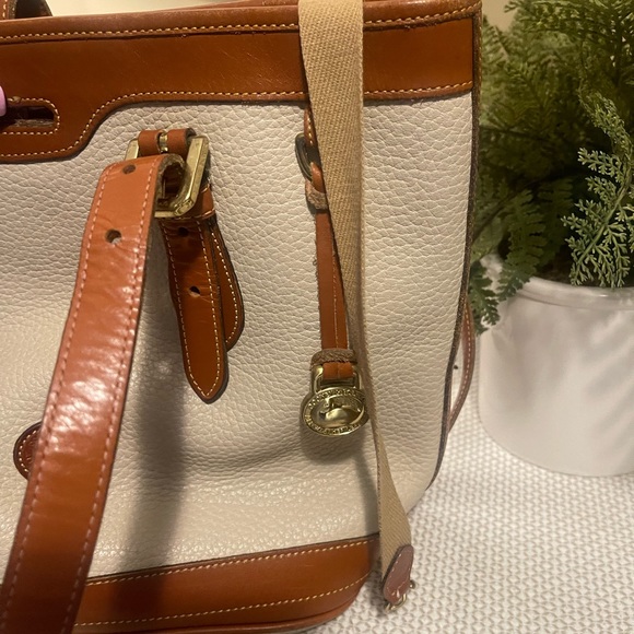 Vintage Dooney and Bourke Purse. Cream Color with Brown Trim. - Picture 3 of 13